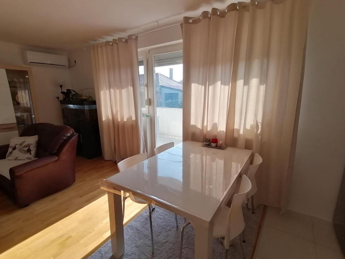Airport Apartment Surčin Exterior foto